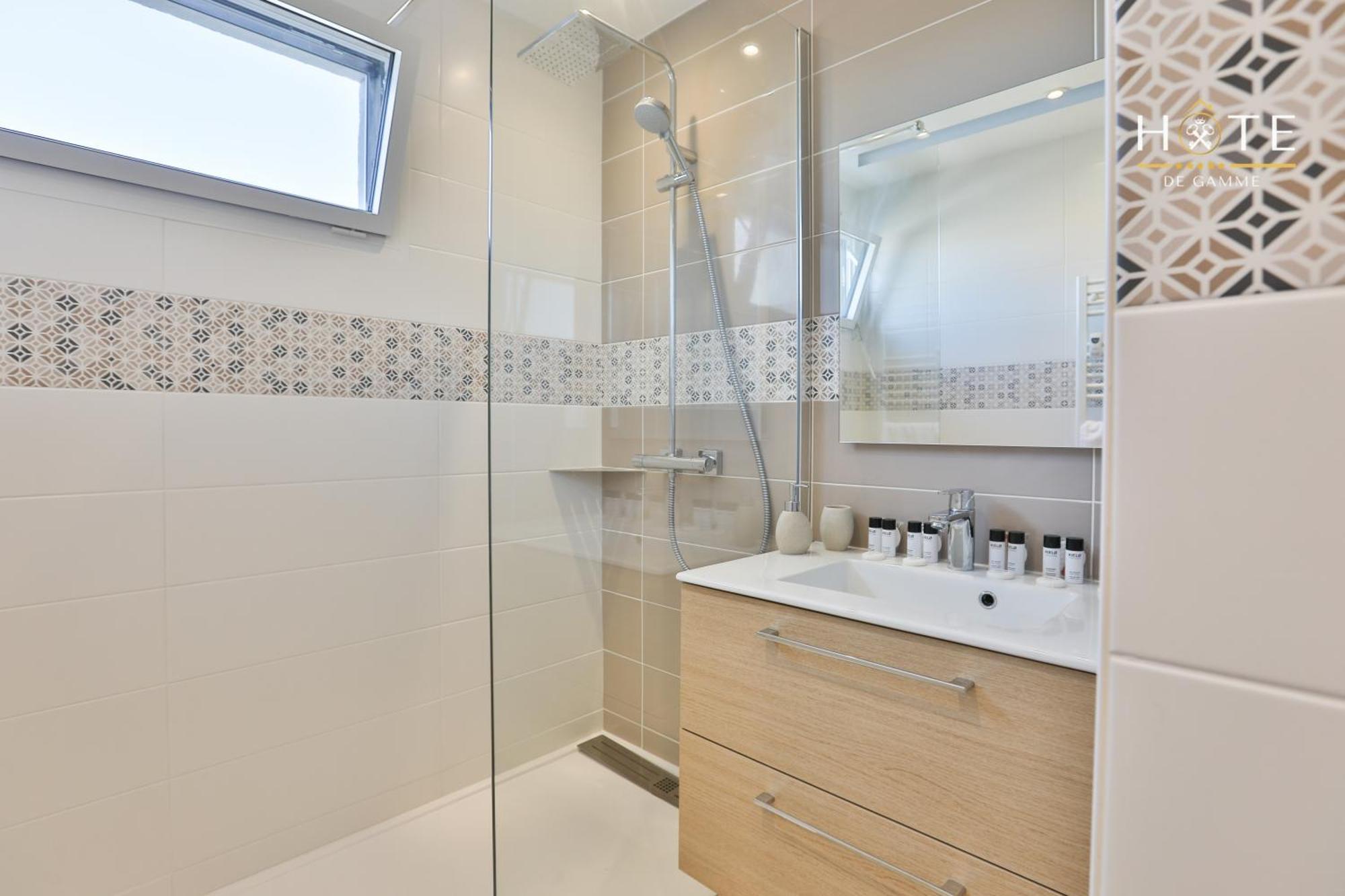 Appartement De Caractere, Superbe Vue Mer 280° La Chaume 外观 照片