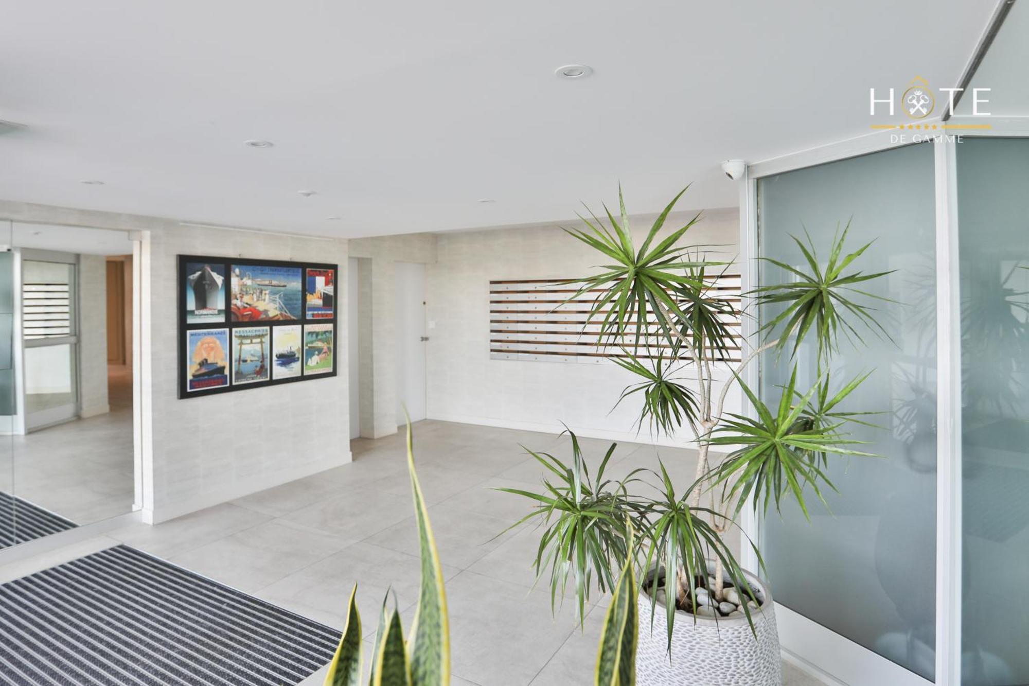 Appartement De Caractere, Superbe Vue Mer 280° La Chaume 外观 照片